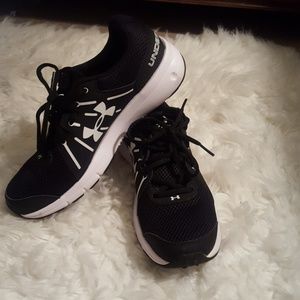 Womens UnderArmour Dash 2 sneakers